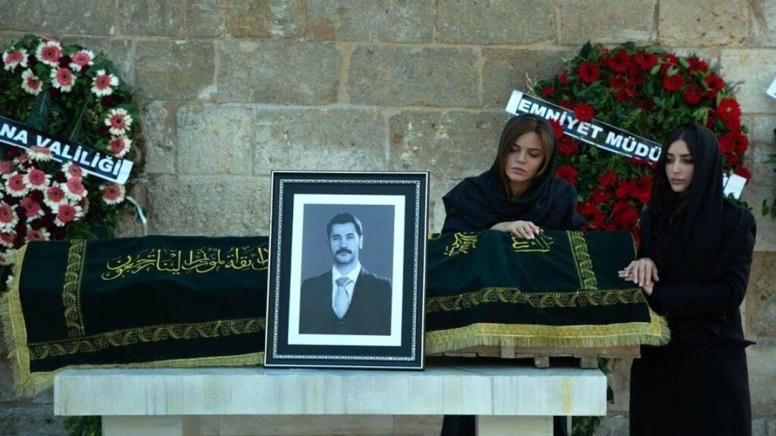 Terra Amara, anticipazioni 25 settembre: Zuleyha resta con Demir dopo la morte di Yilmaz