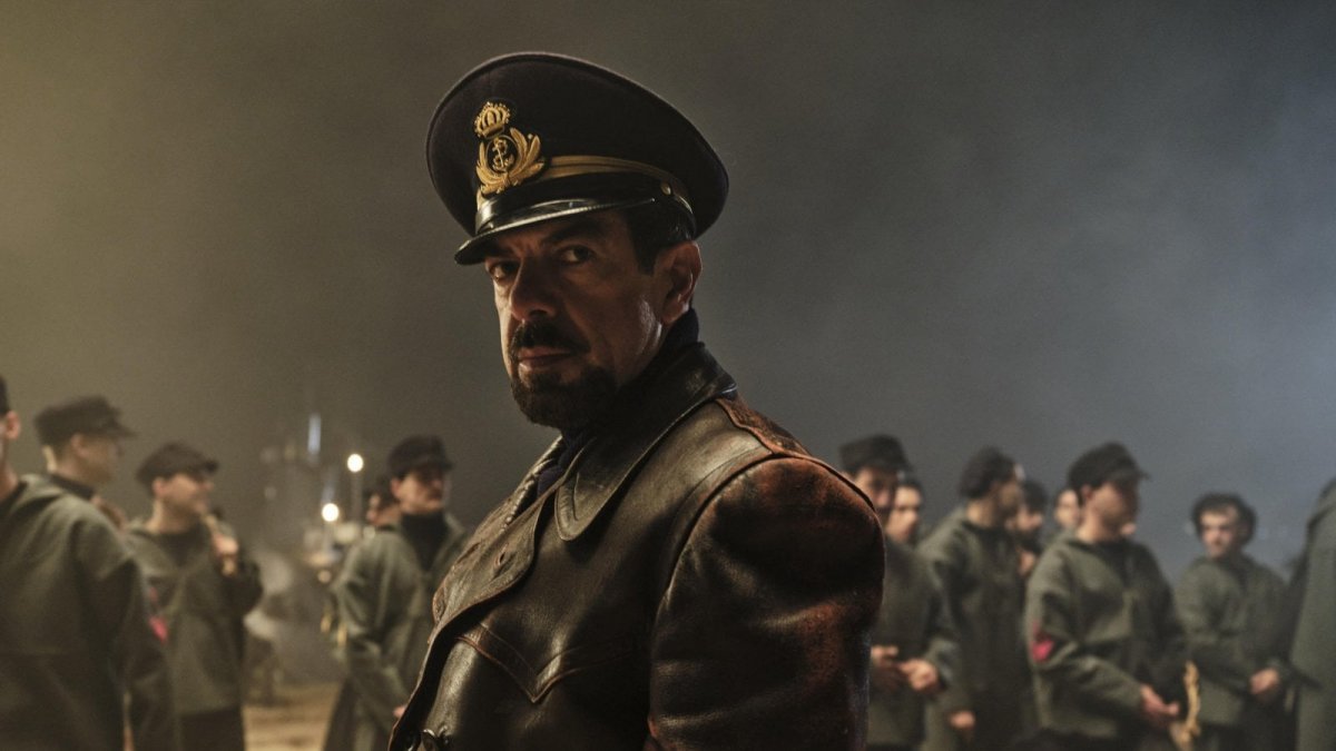 Comandante: il trailer del nuovo film di Edoardo De Angelis con Pierfrancesco Favino