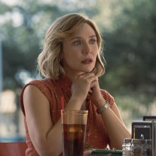Love and Death: Elizabeth Olsen in una scena