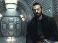 Snowpiercer, Chris Evans ammette: 'Non avevo capito la sceneggiatura, ma mi sono fidato di Bong Joon-ho'