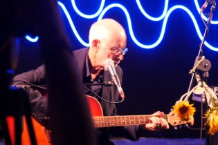 Gabriele Salvatores canta I giardini di marzo