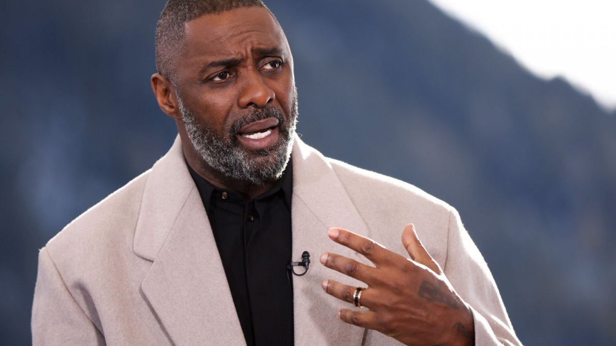 Idris Elba: "Sono in terapia da un anno perché sono un maniaco del lavoro"