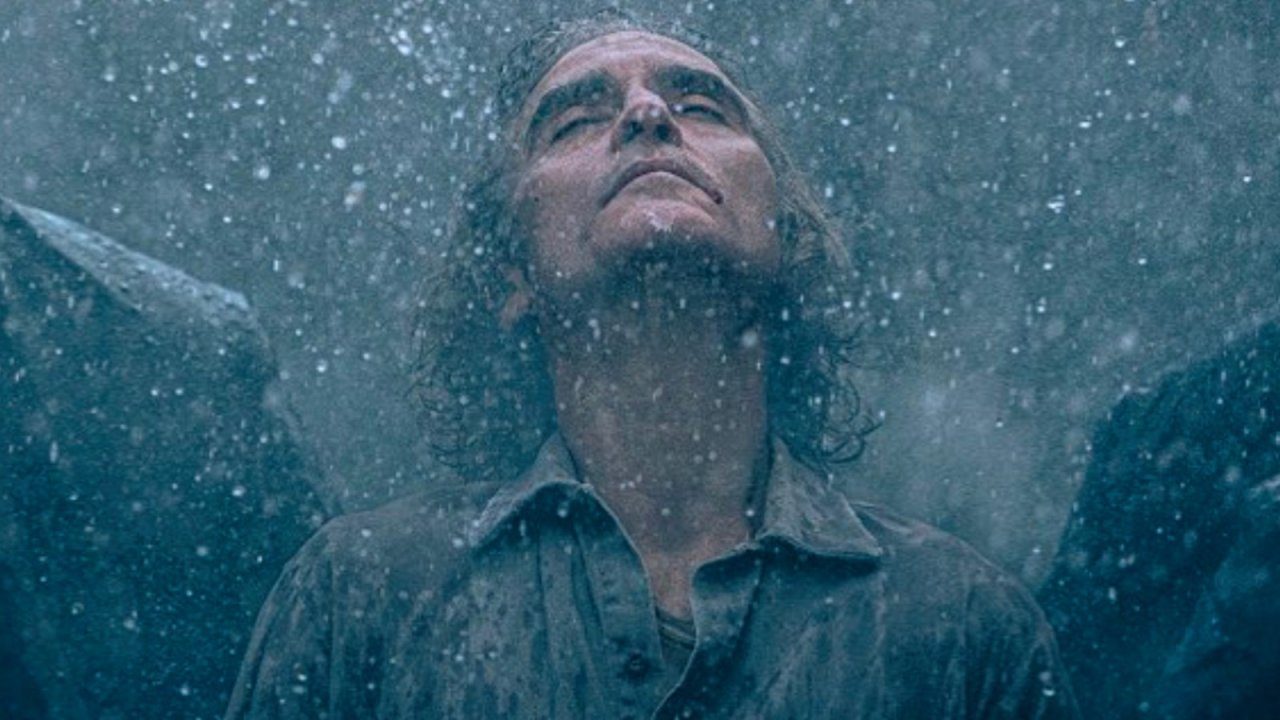 Joker: Folie à Deux, Todd Phillips condivide una nuova foto di Joaquin Phoenix