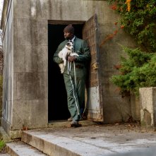 Omar Sy in una scena della terza parte di Lupin