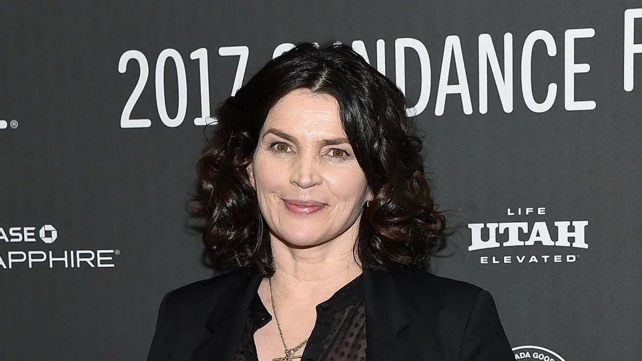 Julia Ormond fa causa a Harvey Weinstein per la violenza subita, accusando anche CAA, Disney e Miramax
