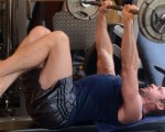 Wolverine: Hugh Jackman posta il nuovo allenamento, ma per i fan 'non allena a sufficienza le gambe'