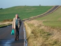 L'imprevedibile viaggio di Harold Fry, la recensione: meno razionalità e più fede