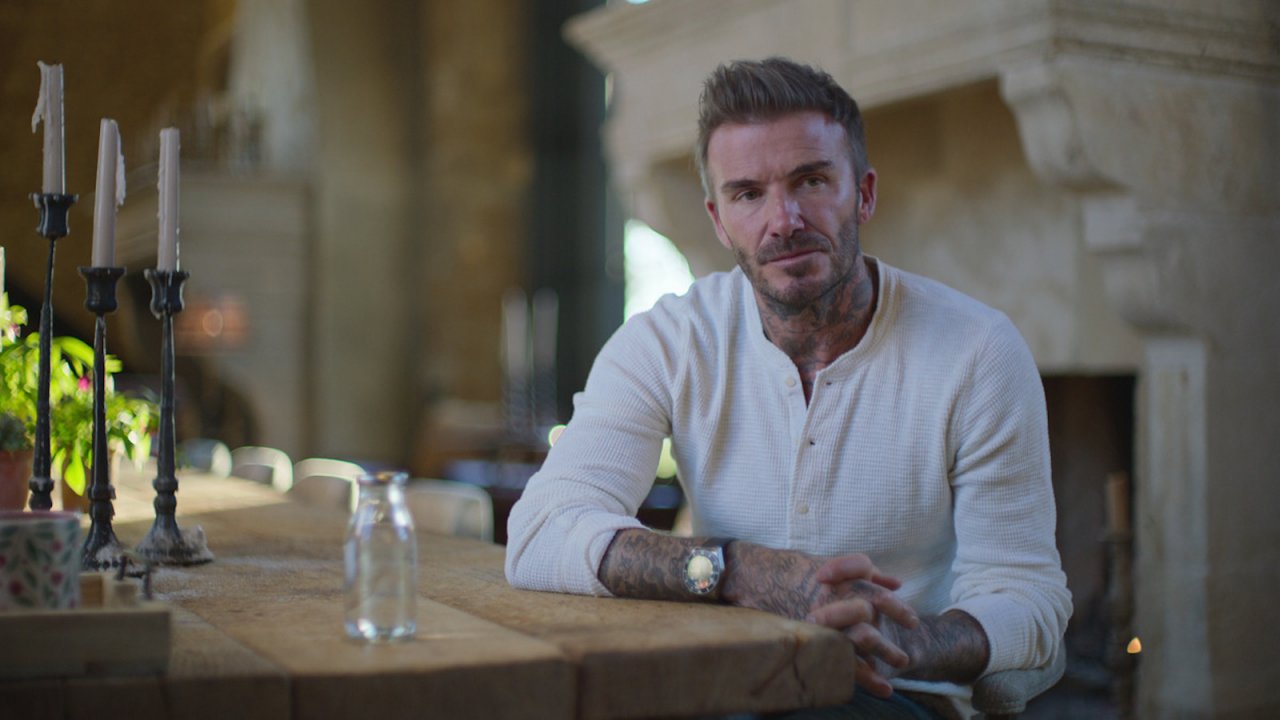 Beckham: il calciatore ha quasi perso la nascita del figlio per colpa di JLo e Beyoncé, Victoria era furiosa