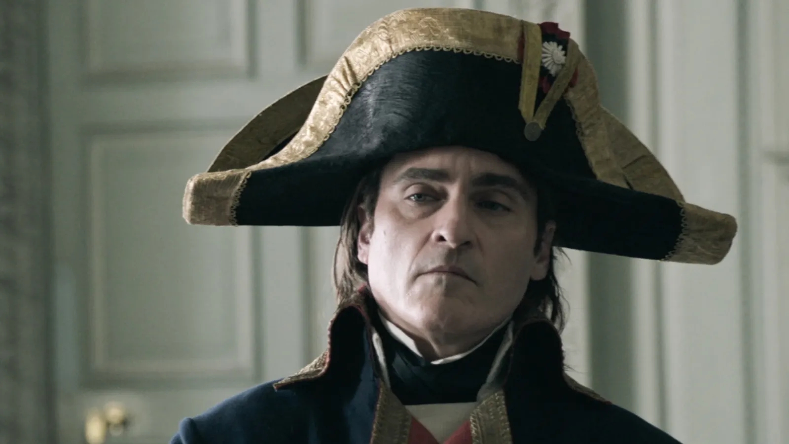 Napoleon: Ridley Scott, Joaquin Phoenix e Vanessa Kirby nei nuovi dietro le quinte del film (VIDEO)