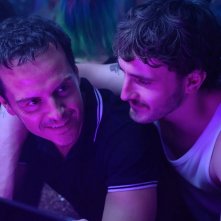 Estranei: Andrew Scott, Paul Mescal durante una scena del film