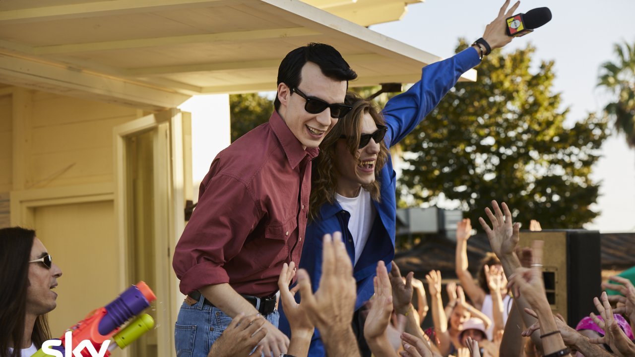 L'Uomo Ragno - La vera storia degli 883: le origini del mito nel teaser della serie Sky