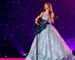 Taylor Swift: The Eras Tour primo al box office italiano, buon esordio per il film di Claudio Bisio