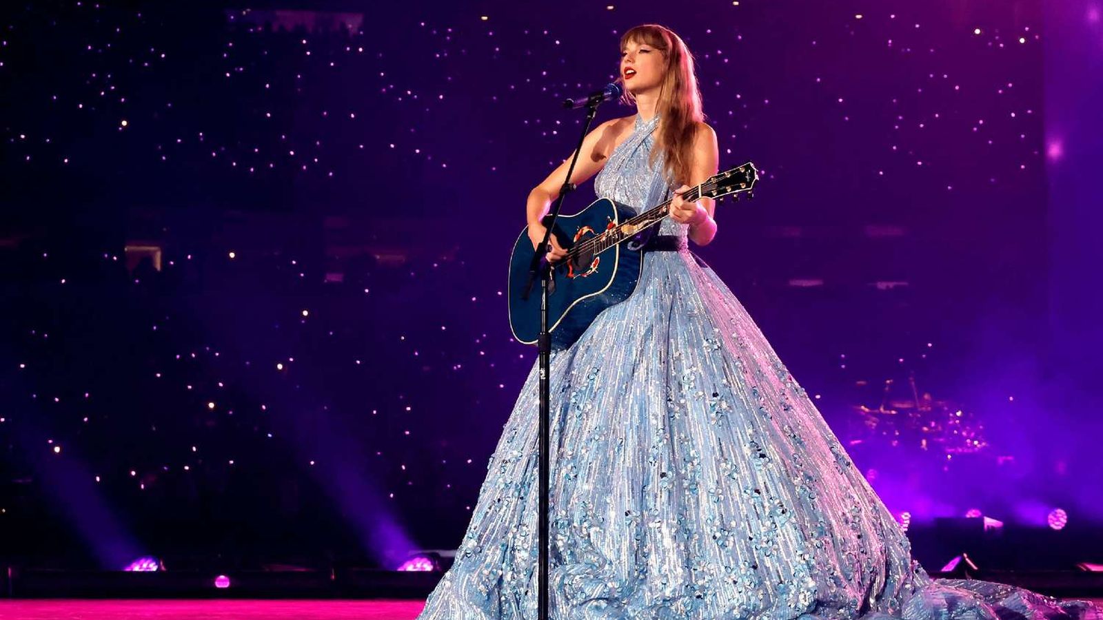 Taylor Swift: The Eras Tour primo al box office italiano, buon esordio per il film di Claudio Bisio