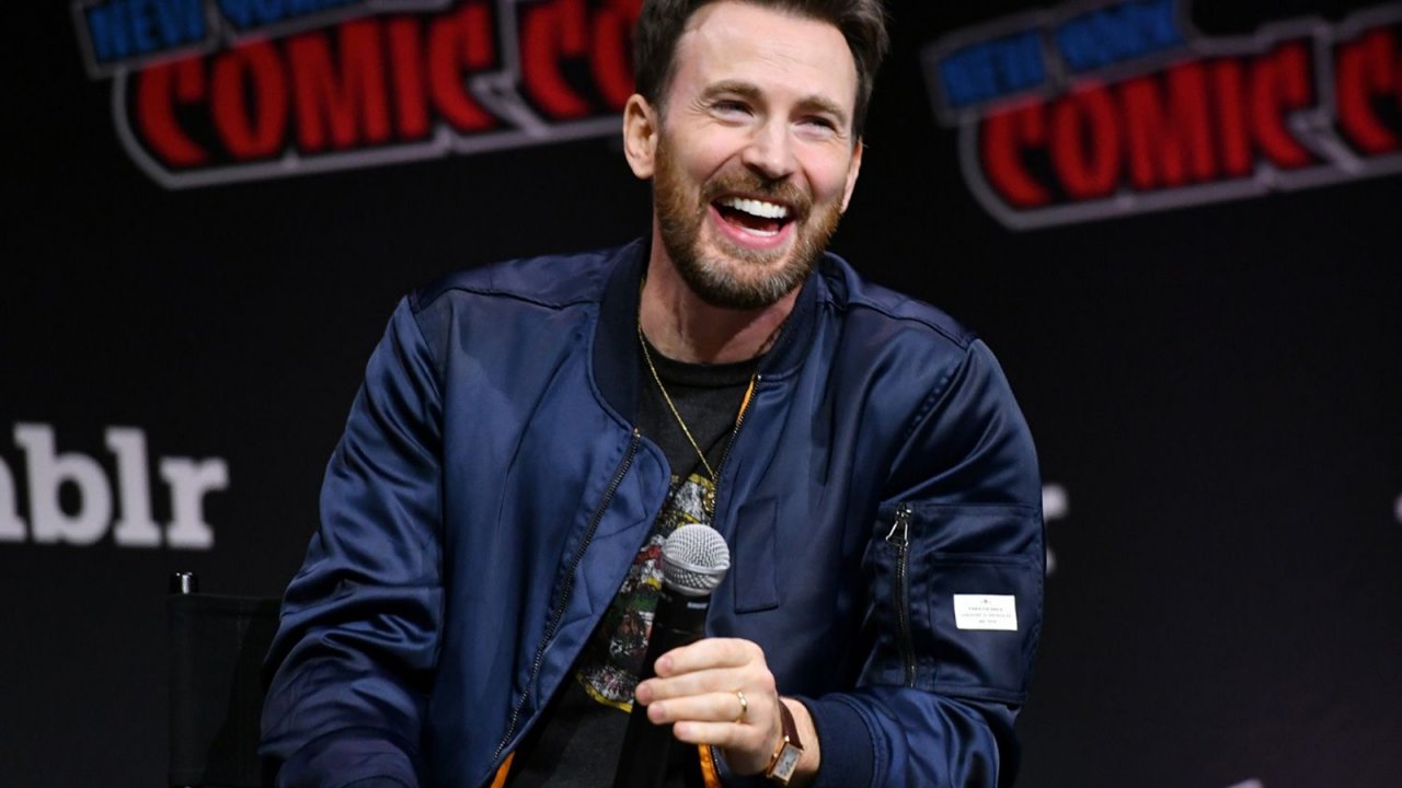 Chris Evans parla del suo matrimonio con Alba Baptista: 'Dopo due cerimonie, ora ci stiamo godendo la vita'