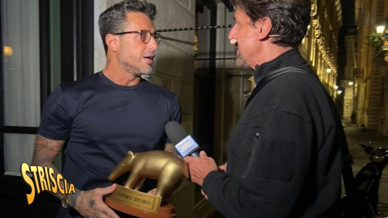 Fabrizio Corona accusa la Rai di censura e fa i nomi del Calcio scommesse a Striscia la Notizia