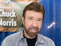 Chuck Norris e Vanilla Ice interpreteranno se stessi nell'horror comedy australiana Zombie Plane