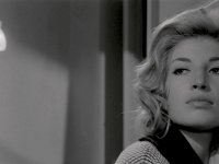 Monica Vitti, un'attrice moderna: il racconto di Laura Delli Colli