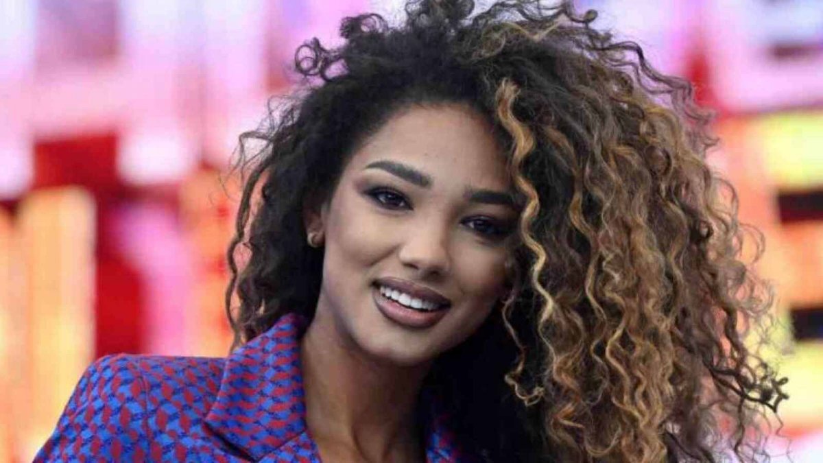 Grande Fratello Samira eliminata, nomination e riassunto della puntata del 19 ottobre Grande Fratello Samira eliminata, nomination e riassunto della puntata del 19 ottobre