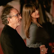 Roma Film Festival edizione 2023, Tim Burton e Monica Bellucci in una foto dal Red Carpet