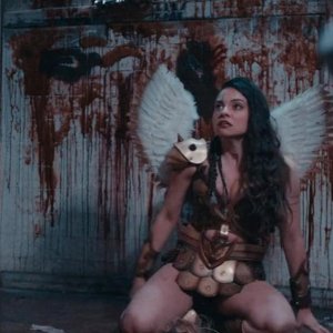 Terrifier 2: Lauren LaVera in una scena del film