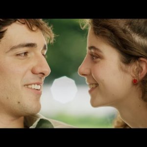 Un oggi alla volta: Tommaso Cassissa e Ginevra Francesconi in una foto