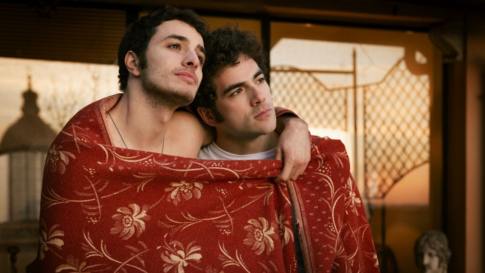 Nuovo Olimpo, Ferzan Ozpetek: 'Scene forti? Oggi non c'è un film senza un bacio gay'