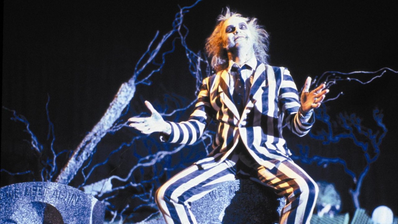 Beetlejuice 2: Michael Keaton tornerà a indossare il mitico completo a righe bianche e nere