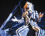 Beetlejuice 2: Michael Keaton tornerà a indossare il mitico completo a righe bianche e nere