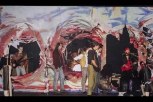 Kiss The Future - Clip Inglese