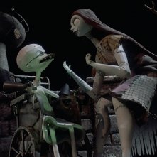 Nightmare Before Christmas: Sally e il Dottor Finklenstein in una scena