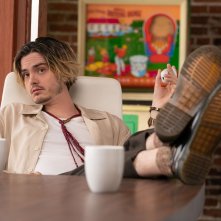 Old Dads: Miles Robbins in una scena del film