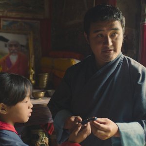 The Monk and the Gun: un frame del film