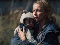 The End We Start From, la recensione: esistenzialismo ed ecologia nel survival movie con Jodie Comer