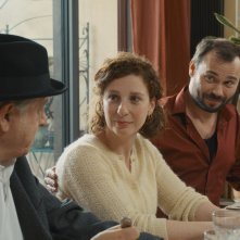 E la festa continua!: Gérard Meylan, Lola Naymark, Robinson Stévenin in una scena del film