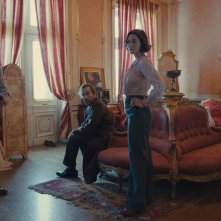 The Performance: Isaac Gryn (Paul), Jeremy Piven (Harold), Maimie Mccoy (Carol) in una scena