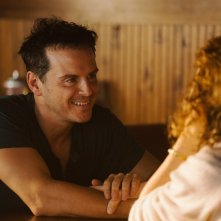 Estranei: Andrew Scott in una sequenza