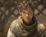 Medicus stasera su Rai 4, trama e cast del film di Philipp Stölzl con Tom Payne e Ben Kingsley