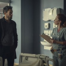 Locked In: Anna Friel in una scena del film