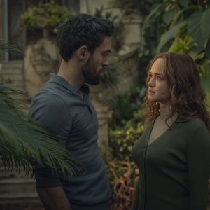 Locked In: Rose Williams in una scena
