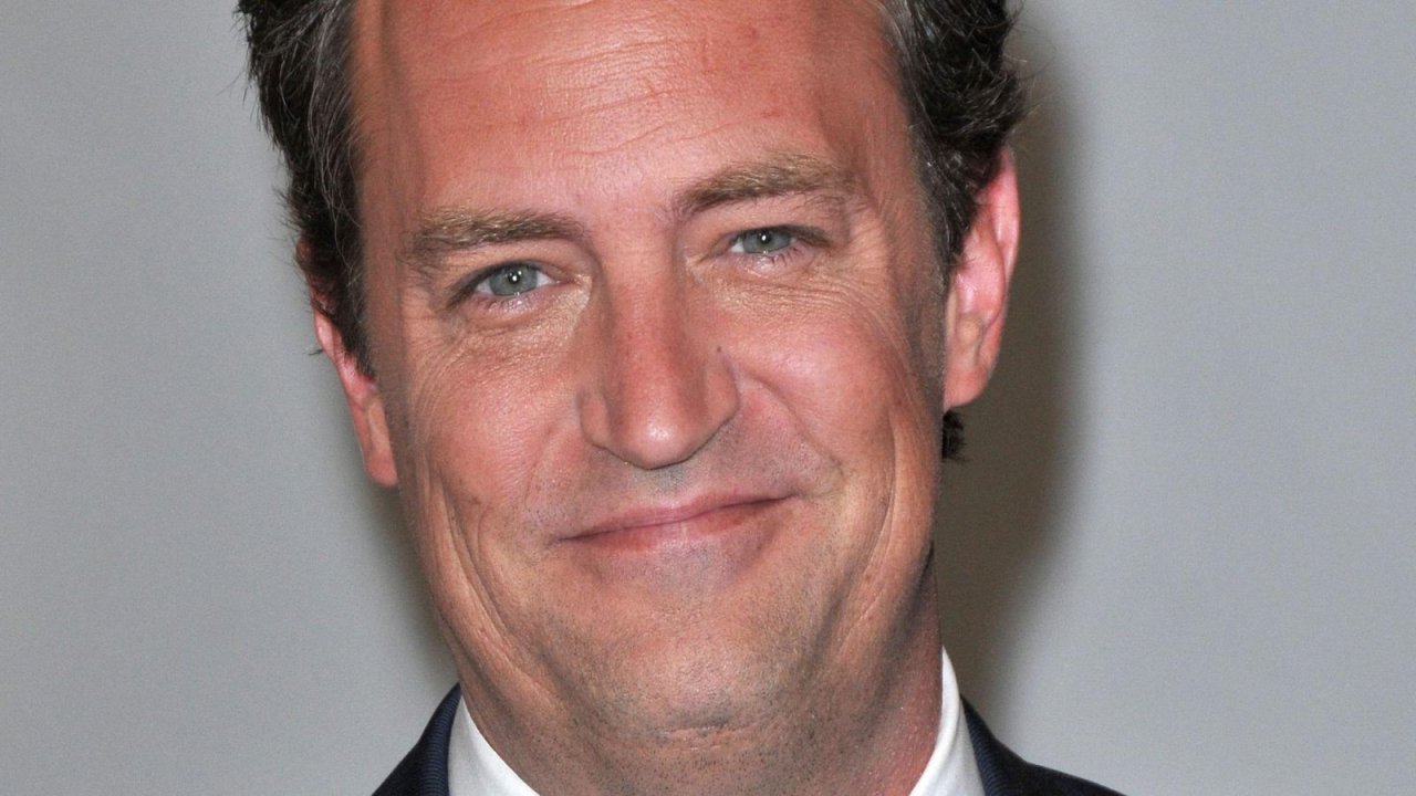 Il libro di Matthew Perry ci ha detto esattamente per cosa voleva essere  ricordato