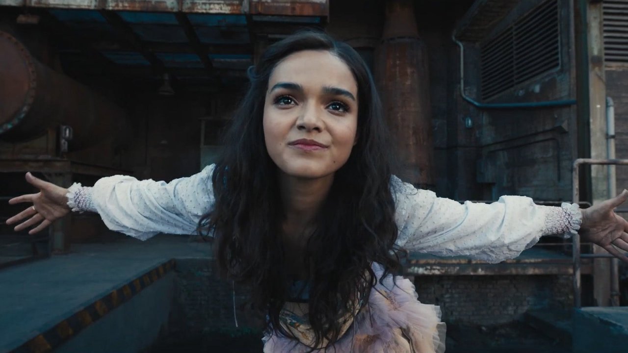 Hunger Games: l'inchino di Rachel Zegler nel prequel è un Easter-egg aggiunto all'ultimo minuto