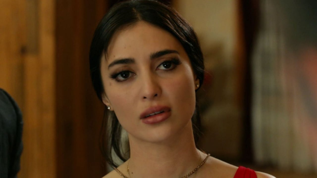 Terra Amara anticipazioni 4 novembre, Zuleyha bacia con passione Demir, la reazione rabbiosa di Umit