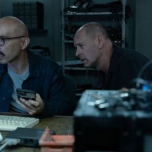 Il migliore dei mondi: Maccio Capatonda e Pietro Sermonti in una scena del film