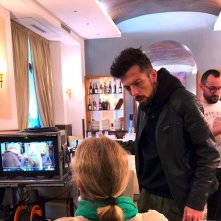 Enigma Rol: Alessio de Leonardis in una foto dal set