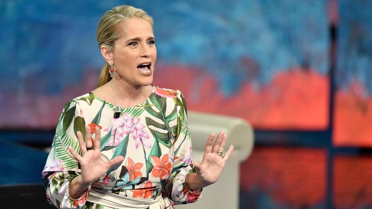 Mediaset minaccia Heather Parisi di azioni legali dopo le frasi su Amici