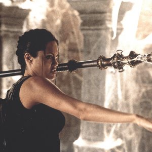 Lara Croft: Tomb Raider - Angelina Jolie in un'immagine