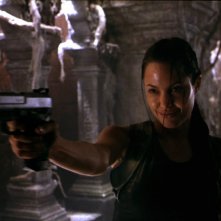 Lara Croft: Tomb Raider - Angelina Jolie in un'immagine del film