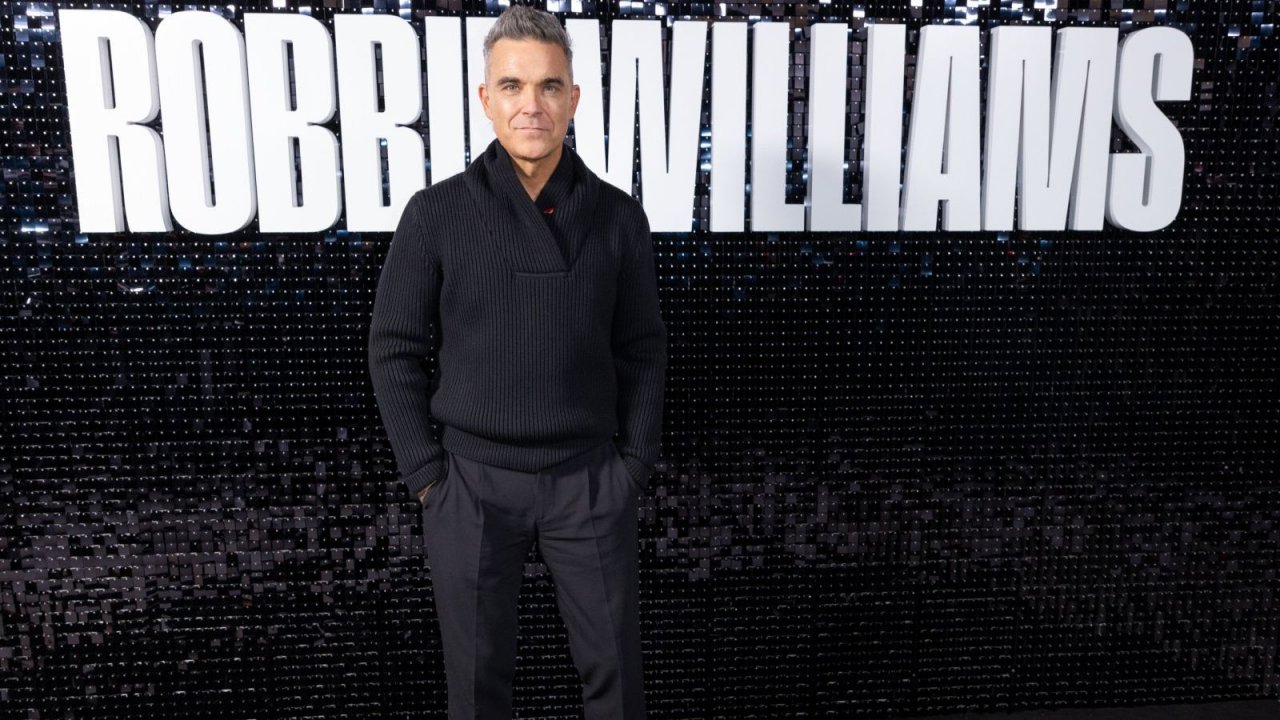 Robbie Williams, la recensione: confessioni intime di una mente fragile