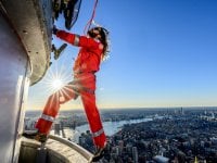 Jared Leto scala l'Empire State Building per celebrare il tour dei 30 Seconds to Mars, ecco le foto e i video