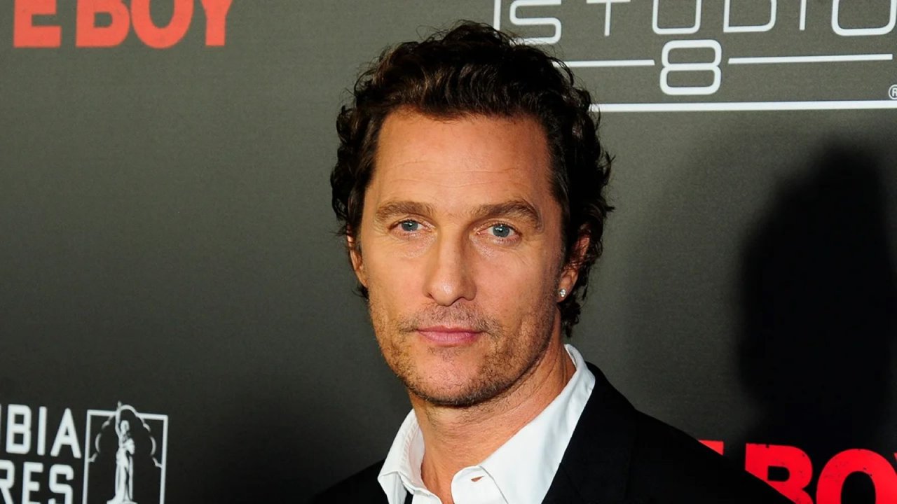Splendida Cornice stasera su Rai 3: Matthew McConaughey ospite di Geppi Cucciari